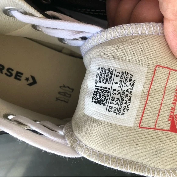 Chuck Taylor Converse Black and White Leather Unisex High-Top Sneakers. NEW! - Picture 9 of 11